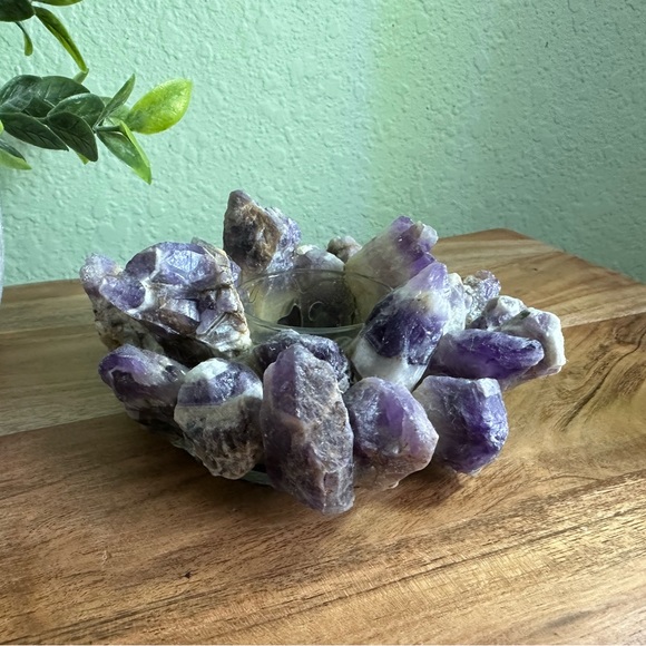 Amethyst Gemstone Tea Light Candle Holder - genuine raw amethyst - Picture 2 of 3